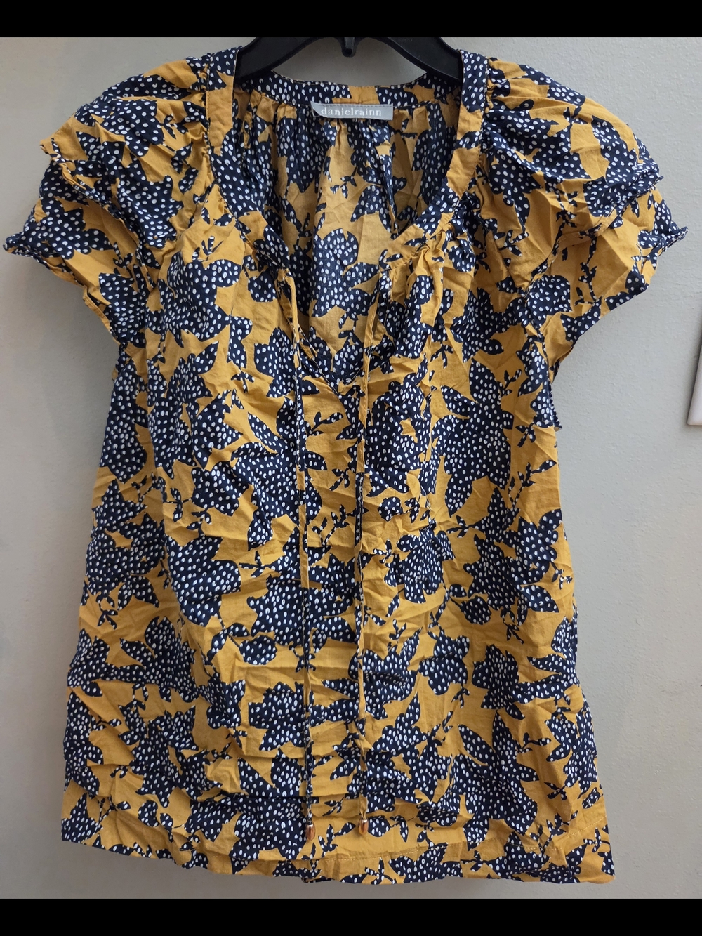 Daniel Rainn Women's 2XL Yellow & Navy Floral Ruffle-Sleeve Top
